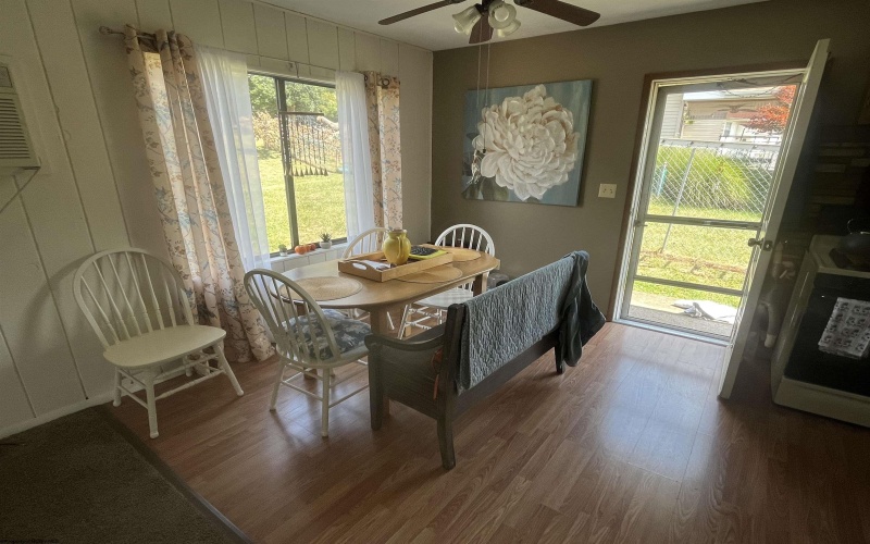 928 Main Avenue, Weston, West Virginia 26452, 1 Bedroom Bedrooms, 8 Rooms Rooms,1 BathroomBathrooms,Single Family Detached,For Sale,Main,10161573