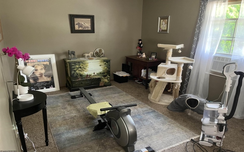 928 Main Avenue, Weston, West Virginia 26452, 1 Bedroom Bedrooms, 8 Rooms Rooms,1 BathroomBathrooms,Single Family Detached,For Sale,Main,10161573