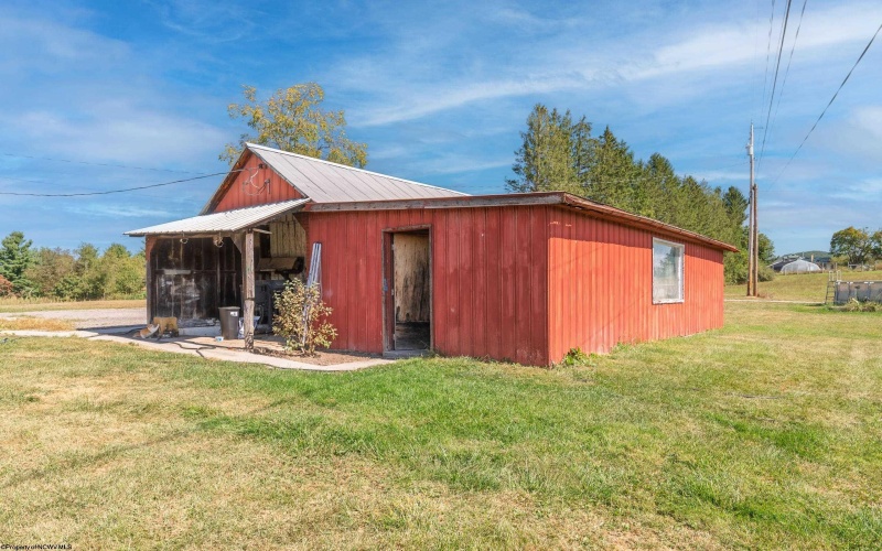 527 Offutt School Road, Augusta, West Virginia 26704, 4 Bedrooms Bedrooms, 6 Rooms Rooms,2 BathroomsBathrooms,Single Family Detached,For Sale,Offutt School,10161570