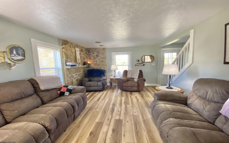 527 Offutt School Road, Augusta, West Virginia 26704, 4 Bedrooms Bedrooms, 6 Rooms Rooms,2 BathroomsBathrooms,Single Family Detached,For Sale,Offutt School,10161570