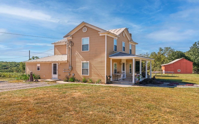 527 Offutt School Road, Augusta, West Virginia 26704, 4 Bedrooms Bedrooms, 6 Rooms Rooms,2 BathroomsBathrooms,Single Family Detached,For Sale,Offutt School,10161570