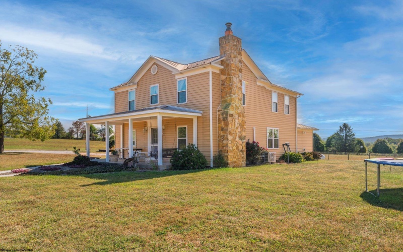 527 Offutt School Road, Augusta, West Virginia 26704, 4 Bedrooms Bedrooms, 6 Rooms Rooms,2 BathroomsBathrooms,Single Family Detached,For Sale,Offutt School,10161570
