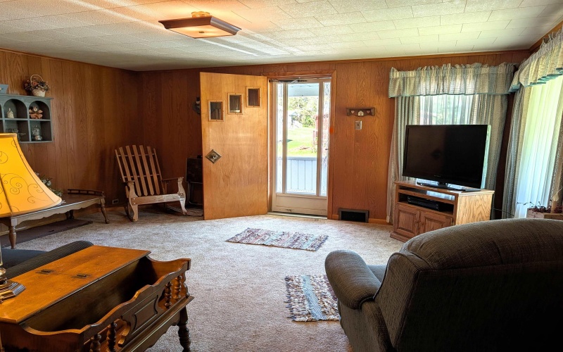 43 Kennedy Street, Hepzibah, West Virginia 26404, 2 Bedrooms Bedrooms, 5 Rooms Rooms,1 BathroomBathrooms,Single Family Detached,For Sale,Kennedy,10161577