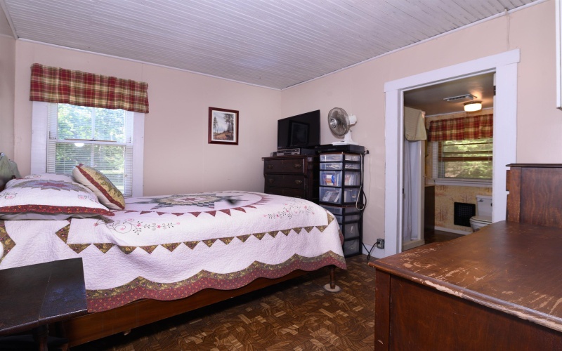 2741 Spread Hollow Road, Ivydale, West Virginia 25043, 3 Bedrooms Bedrooms, 7 Rooms Rooms,2 BathroomsBathrooms,Single Family Detached,For Sale,Spread Hollow,10161581