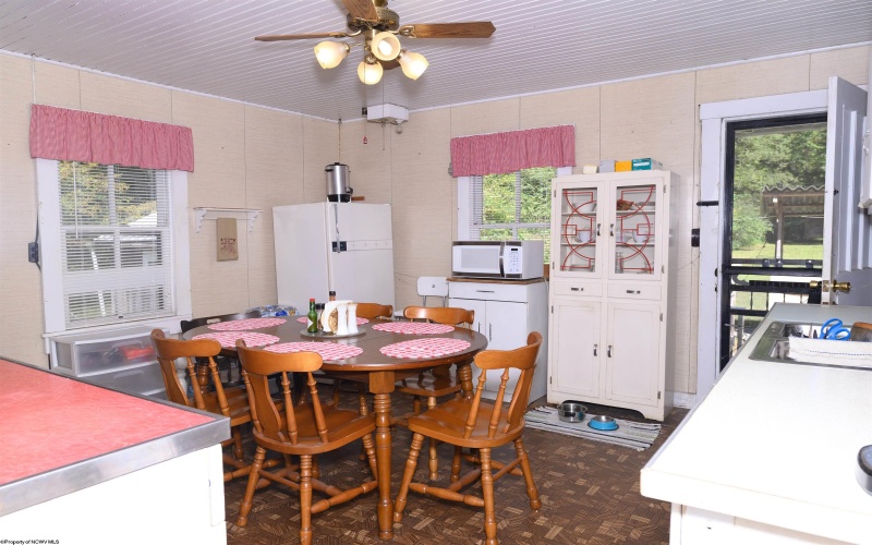 2741 Spread Hollow Road, Ivydale, West Virginia 25043, 3 Bedrooms Bedrooms, 7 Rooms Rooms,2 BathroomsBathrooms,Single Family Detached,For Sale,Spread Hollow,10161581