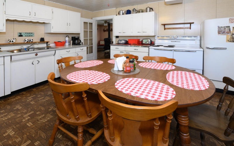 2741 Spread Hollow Road, Ivydale, West Virginia 25043, 3 Bedrooms Bedrooms, 7 Rooms Rooms,2 BathroomsBathrooms,Single Family Detached,For Sale,Spread Hollow,10161581