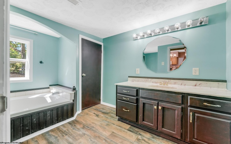 104 Mountainview Road, Morgantown, West Virginia 26508, 4 Bedrooms Bedrooms, 8 Rooms Rooms,2 BathroomsBathrooms,Single Family Detached,For Sale,Mountainview,10161582