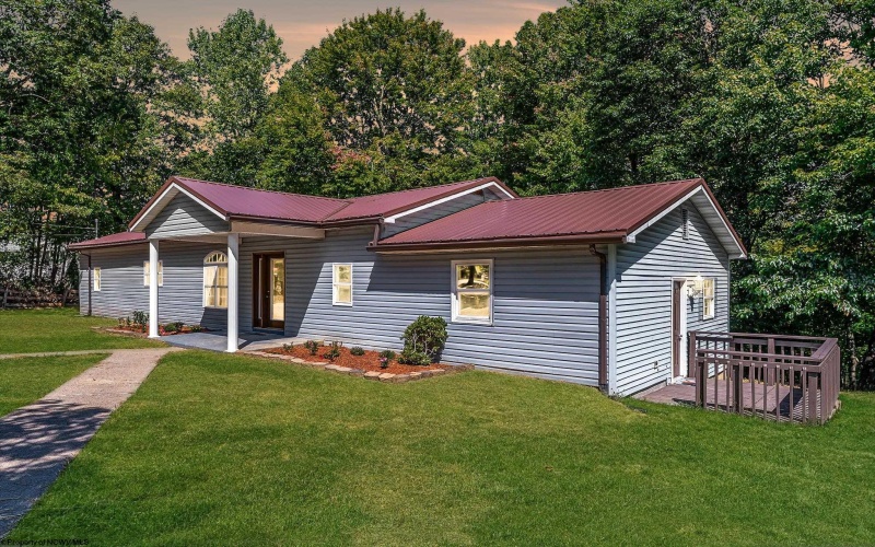 104 Mountainview Road, Morgantown, West Virginia 26508, 4 Bedrooms Bedrooms, 8 Rooms Rooms,2 BathroomsBathrooms,Single Family Detached,For Sale,Mountainview,10161582