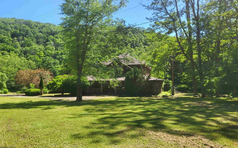 10 Erehwon Drive, Slaty Fork, West Virginia 26291, 7 Bedrooms Bedrooms, 14 Rooms Rooms,7 BathroomsBathrooms,Single Family Detached,For Sale,Erehwon,10154687 10 Erehwon Drive, Slaty Fork, West Virginia 26291, 7 Bedrooms Bedrooms, 14 Rooms Rooms,7 BathroomsBathrooms,Single Family Detached,For Sale,Erehwon,10154687