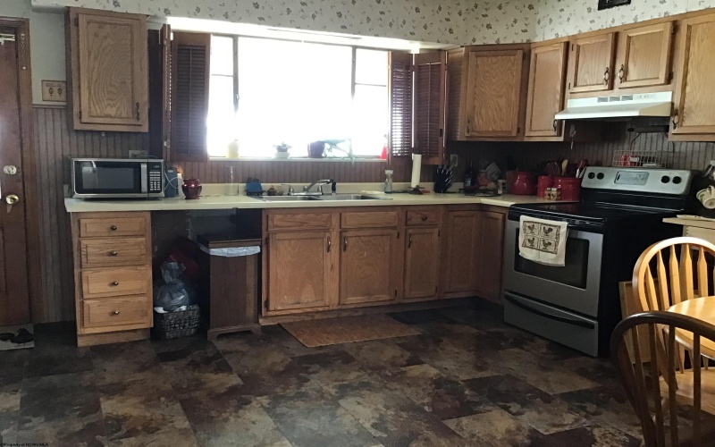 1004 Indiana Avenue, Fairmont, West Virginia 26554, 3 Bedrooms Bedrooms, 6 Rooms Rooms,1 BathroomBathrooms,Single Family Detached,For Sale,Indiana,10161591