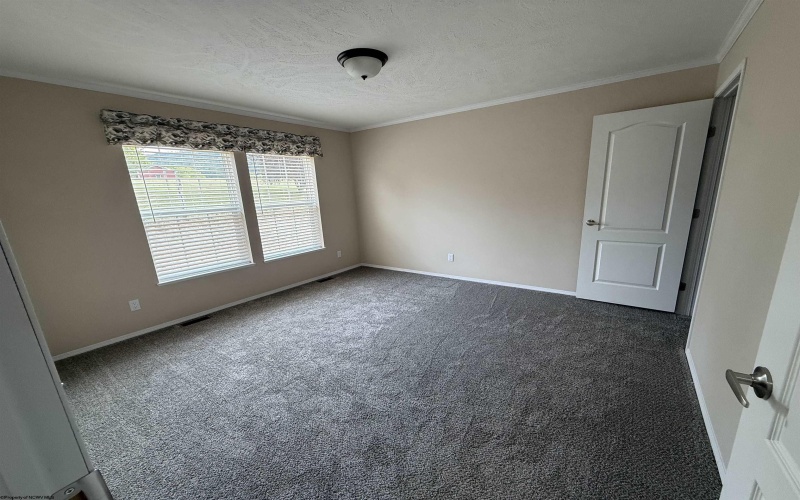 124 Hillside Drive, Elkins, West Virginia 26241, 3 Bedrooms Bedrooms, 8 Rooms Rooms,2 BathroomsBathrooms,Single Family Detached,For Sale,Hillside,10161592