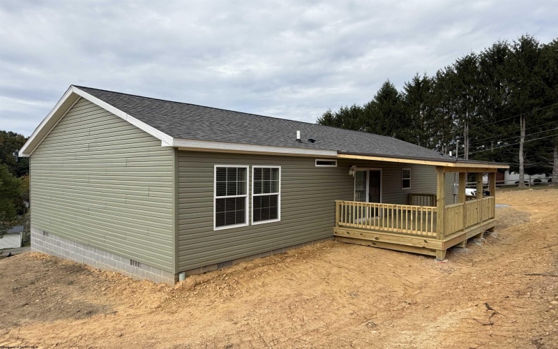 124 Hillside Drive, Elkins, West Virginia 26241, 3 Bedrooms Bedrooms, 8 Rooms Rooms,2 BathroomsBathrooms,Single Family Detached,For Sale,Hillside,10161592