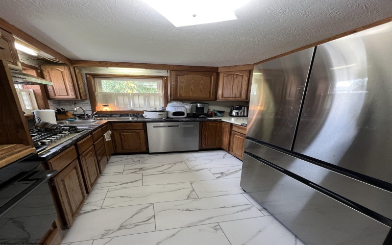63 Beech Avenue, Philippi, West Virginia 26416, ,Multi-unit/income,For Sale,Beech,10161594