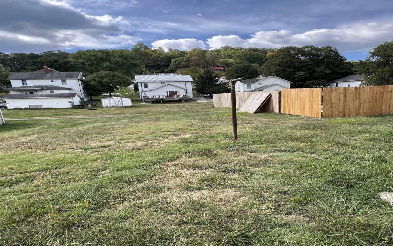 63 Beech Avenue, Philippi, West Virginia 26416, ,Multi-unit/income,For Sale,Beech,10161594