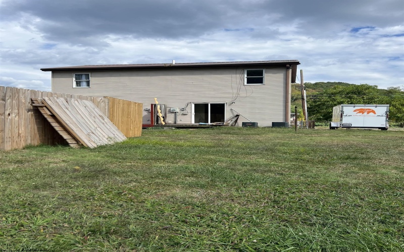 63 Beech Avenue, Philippi, West Virginia 26416, ,Multi-unit/income,For Sale,Beech,10161594