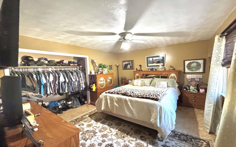 487 Oak Street, Kingwood, West Virginia 26537, 3 Bedrooms Bedrooms, 6 Rooms Rooms,1 BathroomBathrooms,Single Family Detached,For Sale,Oak,10161595