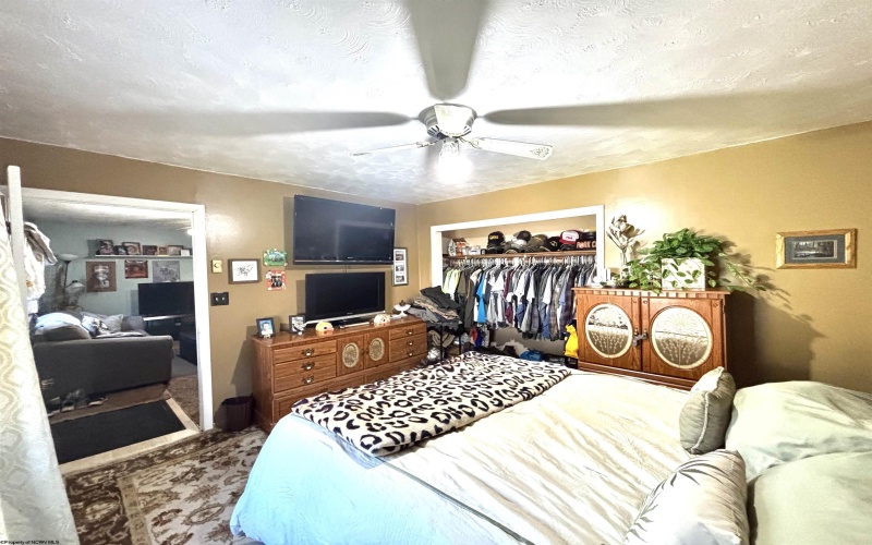 487 Oak Street, Kingwood, West Virginia 26537, 3 Bedrooms Bedrooms, 6 Rooms Rooms,1 BathroomBathrooms,Single Family Detached,For Sale,Oak,10161595