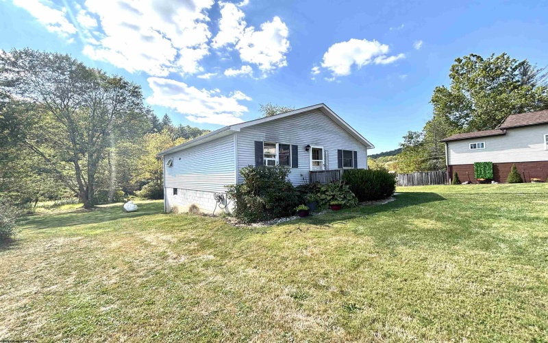 487 Oak Street, Kingwood, West Virginia 26537, 3 Bedrooms Bedrooms, 6 Rooms Rooms,1 BathroomBathrooms,Single Family Detached,For Sale,Oak,10161595