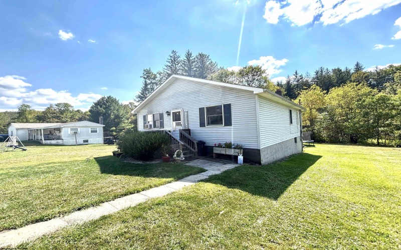 487 Oak Street, Kingwood, West Virginia 26537, 3 Bedrooms Bedrooms, 6 Rooms Rooms,1 BathroomBathrooms,Single Family Detached,For Sale,Oak,10161595