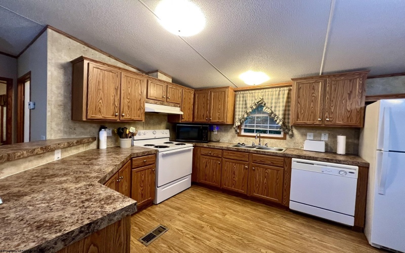 80 Powell Road, Fairmont, West Virginia 26554, 3 Bedrooms Bedrooms, 5 Rooms Rooms,2 BathroomsBathrooms,Single Family Detached,For Sale,Powell,10161616