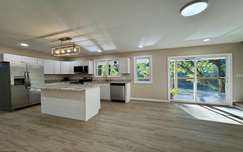 1298 Rivershore Drive, Fairmont, West Virginia 26554, 3 Bedrooms Bedrooms, 6 Rooms Rooms,2 BathroomsBathrooms,Single Family Detached,For Sale,Rivershore,10161599