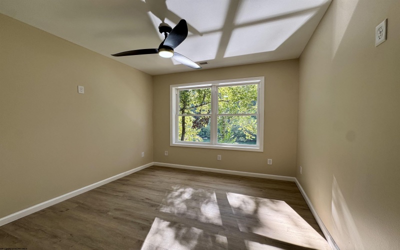 1298 Rivershore Drive, Fairmont, West Virginia 26554, 3 Bedrooms Bedrooms, 6 Rooms Rooms,2 BathroomsBathrooms,Single Family Detached,For Sale,Rivershore,10161599