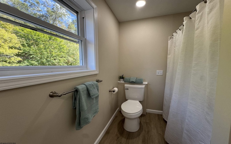1298 Rivershore Drive, Fairmont, West Virginia 26554, 3 Bedrooms Bedrooms, 6 Rooms Rooms,2 BathroomsBathrooms,Single Family Detached,For Sale,Rivershore,10161599