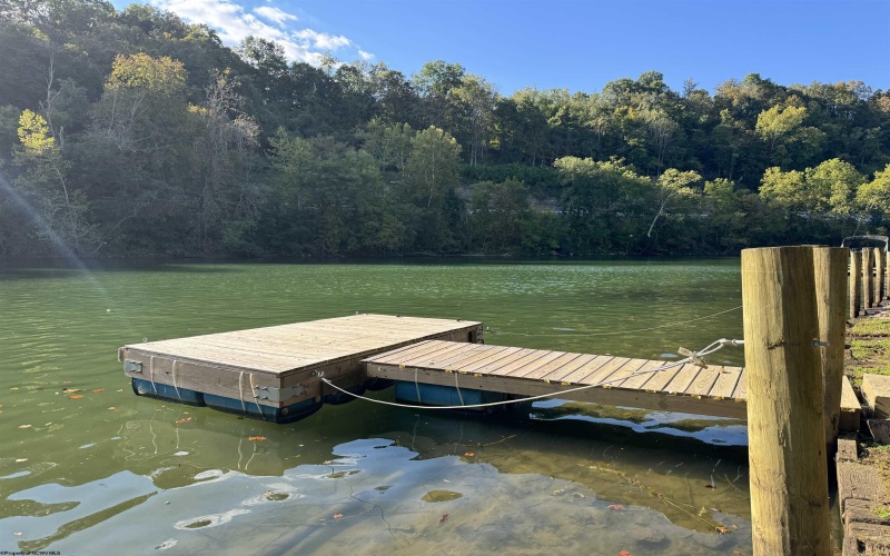 1298 Rivershore Drive, Fairmont, West Virginia 26554, 3 Bedrooms Bedrooms, 6 Rooms Rooms,2 BathroomsBathrooms,Single Family Detached,For Sale,Rivershore,10161599