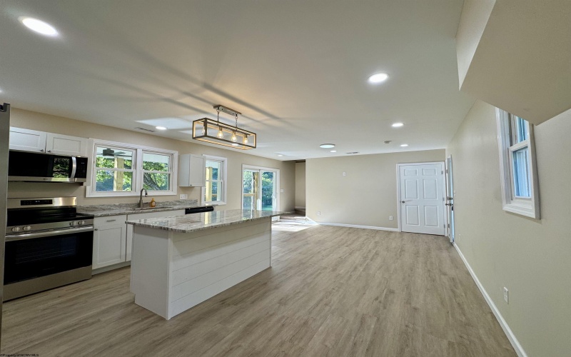 1298 Rivershore Drive, Fairmont, West Virginia 26554, 3 Bedrooms Bedrooms, 6 Rooms Rooms,2 BathroomsBathrooms,Single Family Detached,For Sale,Rivershore,10161599