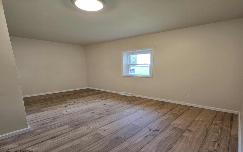 102 Weekley Street, Clarksburg, West Virginia 26301, 2 Bedrooms Bedrooms, 4 Rooms Rooms,1 BathroomBathrooms,Single Family Detached,For Sale,Weekley,10161597