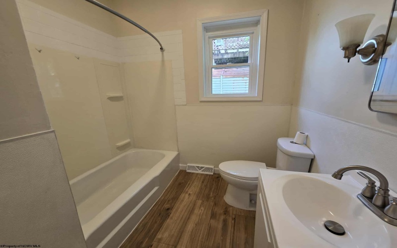 102 Weekley Street, Clarksburg, West Virginia 26301, 2 Bedrooms Bedrooms, 4 Rooms Rooms,1 BathroomBathrooms,Single Family Detached,For Sale,Weekley,10161597