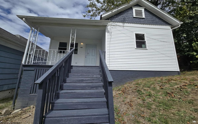 102 Weekley Street, Clarksburg, West Virginia 26301, 2 Bedrooms Bedrooms, 4 Rooms Rooms,1 BathroomBathrooms,Single Family Detached,For Sale,Weekley,10161597