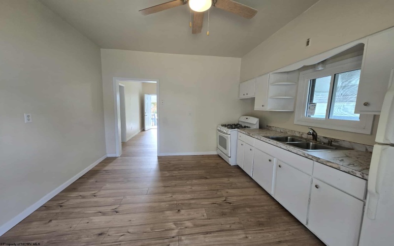 102 Weekley Street, Clarksburg, West Virginia 26301, 2 Bedrooms Bedrooms, 4 Rooms Rooms,1 BathroomBathrooms,Single Family Detached,For Sale,Weekley,10161597