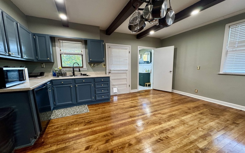 620 Center Avenue, Weston, West Virginia 26452, 3 Bedrooms Bedrooms, 8 Rooms Rooms,1 BathroomBathrooms,Single Family Detached,For Sale,Center,10161609