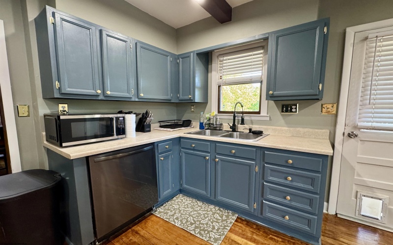 620 Center Avenue, Weston, West Virginia 26452, 3 Bedrooms Bedrooms, 8 Rooms Rooms,1 BathroomBathrooms,Single Family Detached,For Sale,Center,10161609