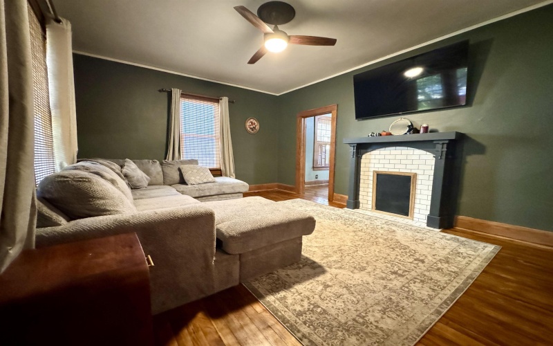 620 Center Avenue, Weston, West Virginia 26452, 3 Bedrooms Bedrooms, 8 Rooms Rooms,1 BathroomBathrooms,Single Family Detached,For Sale,Center,10161609