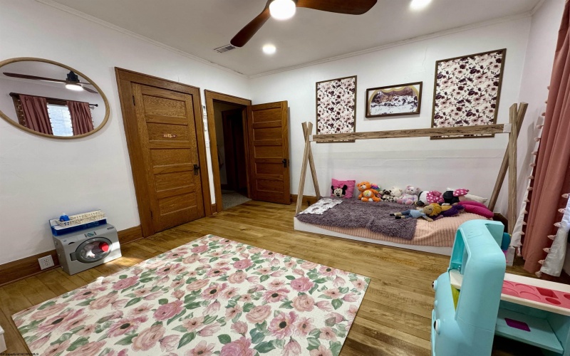 620 Center Avenue, Weston, West Virginia 26452, 3 Bedrooms Bedrooms, 8 Rooms Rooms,1 BathroomBathrooms,Single Family Detached,For Sale,Center,10161609