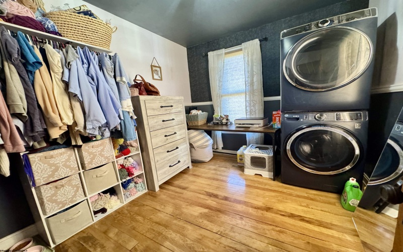 620 Center Avenue, Weston, West Virginia 26452, 3 Bedrooms Bedrooms, 8 Rooms Rooms,1 BathroomBathrooms,Single Family Detached,For Sale,Center,10161609