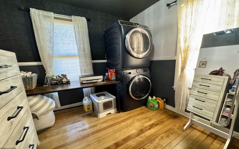 620 Center Avenue, Weston, West Virginia 26452, 3 Bedrooms Bedrooms, 8 Rooms Rooms,1 BathroomBathrooms,Single Family Detached,For Sale,Center,10161609