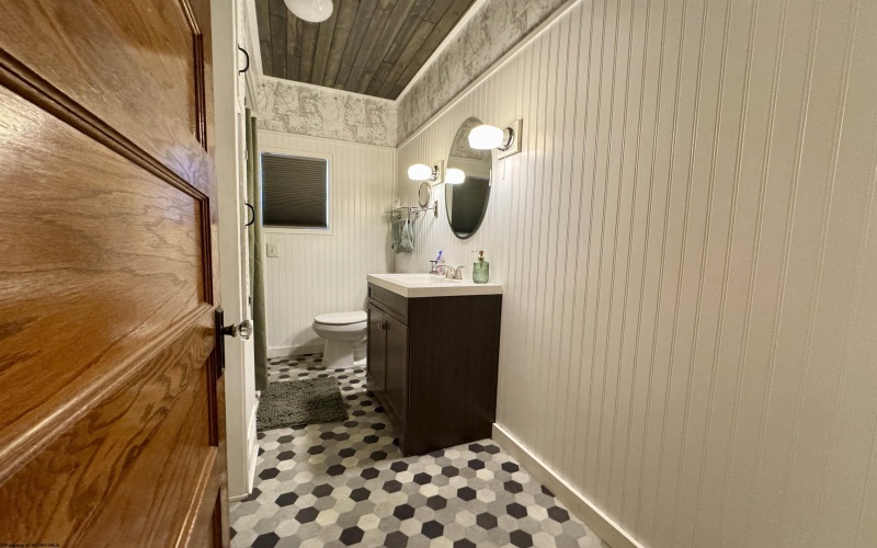 620 Center Avenue, Weston, West Virginia 26452, 3 Bedrooms Bedrooms, 8 Rooms Rooms,1 BathroomBathrooms,Single Family Detached,For Sale,Center,10161609