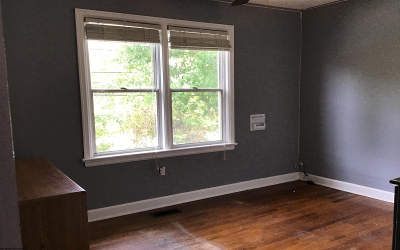 1298 Hillside Drive, Fairmont, West Virginia 26554, 3 Bedrooms Bedrooms, 6 Rooms Rooms,2 BathroomsBathrooms,Single Family Detached,For Sale,Hillside,10161608