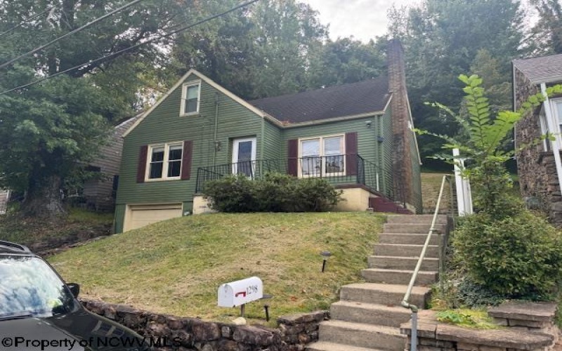 1298 Hillside Drive, Fairmont, West Virginia 26554, 3 Bedrooms Bedrooms, 6 Rooms Rooms,2 BathroomsBathrooms,Single Family Detached,For Sale,Hillside,10161608