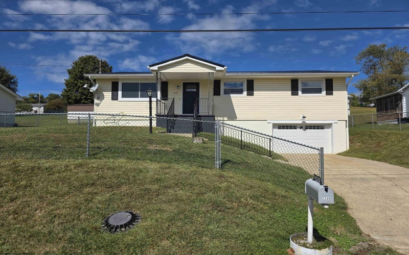 1240 Philli Lane, Shinnston, West Virginia 26431, 4 Bedrooms Bedrooms, 8 Rooms Rooms,1 BathroomBathrooms,Single Family Detached,For Sale,Philli,10161602