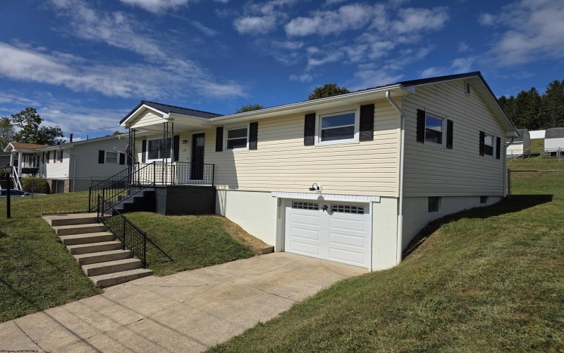 1240 Philli Lane, Shinnston, West Virginia 26431, 4 Bedrooms Bedrooms, 8 Rooms Rooms,1 BathroomBathrooms,Single Family Detached,For Sale,Philli,10161602