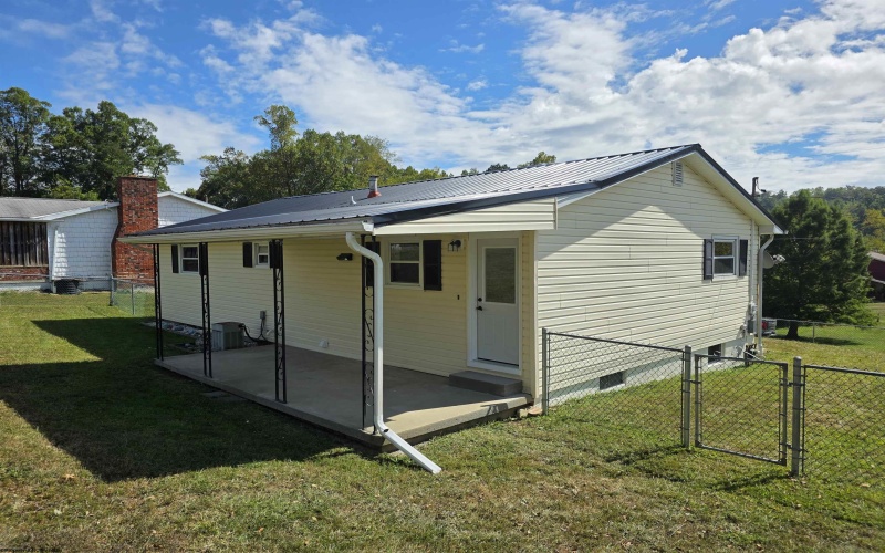 1240 Philli Lane, Shinnston, West Virginia 26431, 4 Bedrooms Bedrooms, 8 Rooms Rooms,1 BathroomBathrooms,Single Family Detached,For Sale,Philli,10161602