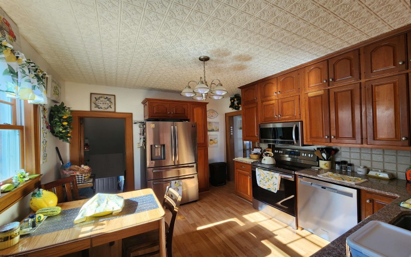 790 Verdun Street, Clarksburg, West Virginia 26301, 4 Bedrooms Bedrooms, 9 Rooms Rooms,2 BathroomsBathrooms,Single Family Detached,For Sale,Verdun,10161604