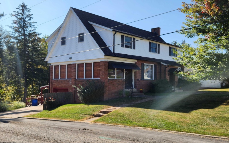 790 Verdun Street, Clarksburg, West Virginia 26301, 4 Bedrooms Bedrooms, 9 Rooms Rooms,2 BathroomsBathrooms,Single Family Detached,For Sale,Verdun,10161604
