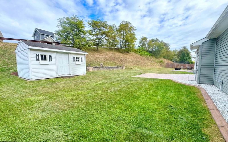 21 Woodbury Drive, Fairmont, West Virginia 26554, 4 Bedrooms Bedrooms, 9 Rooms Rooms,3 BathroomsBathrooms,Single Family Detached,For Sale,Woodbury,10161612
