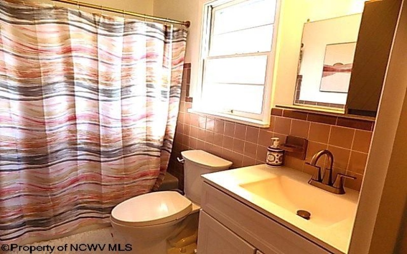 1311 Dorsey Avenue, Morgantown, West Virginia 26501, 4 Bedrooms Bedrooms, 7 Rooms Rooms,2 BathroomsBathrooms,Single Family Detached,For Sale,Dorsey,10161603
