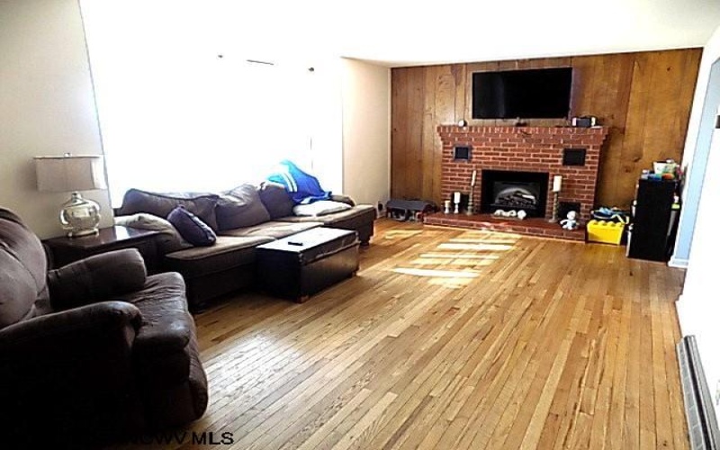 1311 Dorsey Avenue, Morgantown, West Virginia 26501, 4 Bedrooms Bedrooms, 7 Rooms Rooms,2 BathroomsBathrooms,Single Family Detached,For Sale,Dorsey,10161603